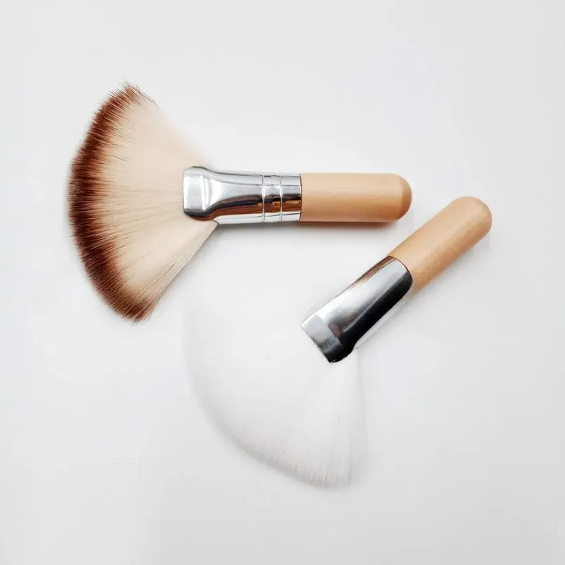 Mini escova de maquiagem suave esteticista limpeza cosmético pequeno branco curto punho de madeira escovas de fã de fibra sintética para facial — image 4