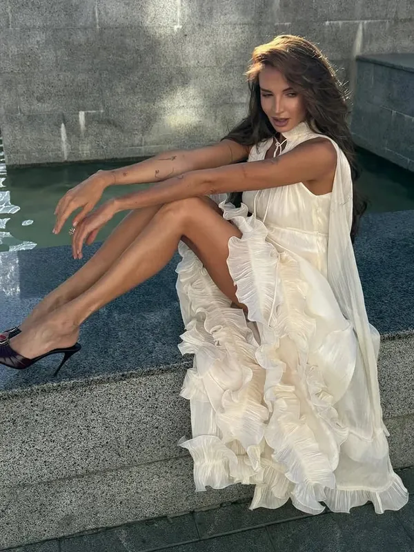 Stunning Shiny Ruffles Lace Up Mini Dress Chic Allentato Scava Fuori A-line Pieghettato Abiti Lady Summer Party Gowns 2026 Spring New