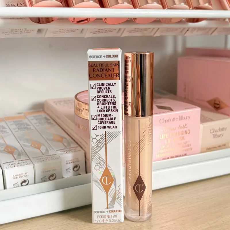 Yayasan Penyerlah Charlotte Tilbury CT Tekstur Berterusan Penyamar Menghidrat Mekap Mencerahkan Serbuk Padat — image 11