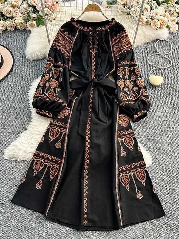 Boheemse Retro Etnische Stijl Jurk Dames Nieuwe Lente Herfst Geborduurde Lace Up Lantaarn Mouwen Taille Cinching Lange Jurk A155 — image 7