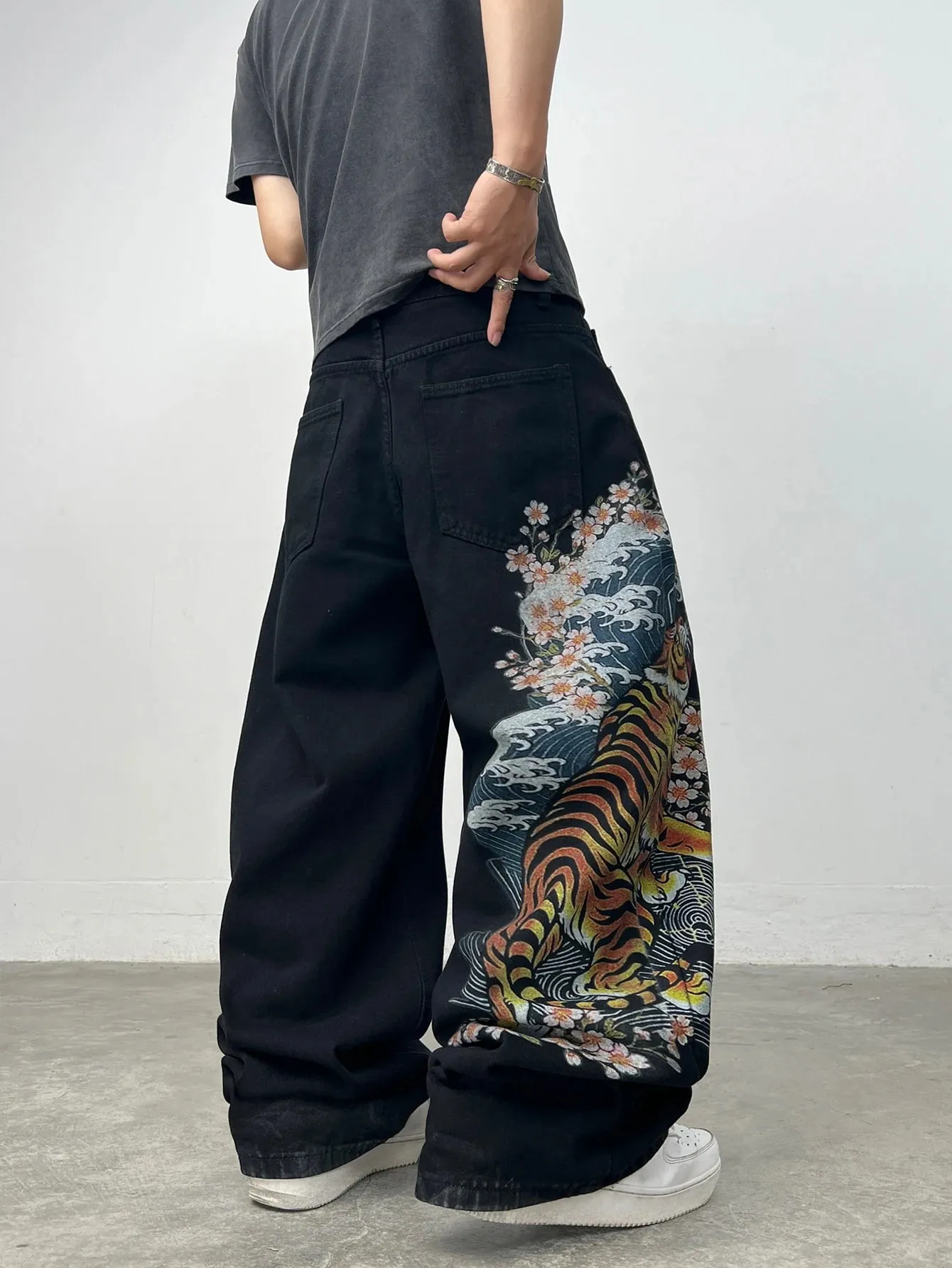 Men's Black Baggy Wide-Leg Jeans with Tiger Cherry Blossom and Wave Print Y2K Streetwear Hip-Hop Fashion Casual Versatile Pants — image 7