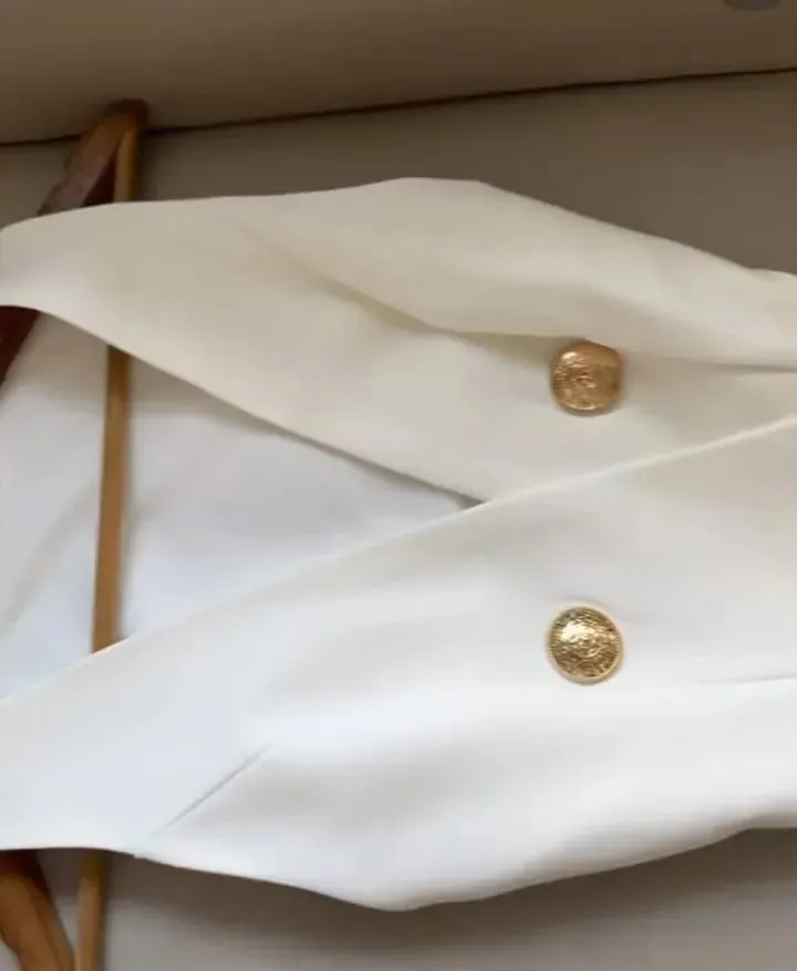 Ženy Elegantní Sexy Hluboký výstřih do V Luxusní Úzké šaty Černé Bílé Knoflík Mini Krátké Šaty Saténové Večerní šaty Letní skládaná sukně — image 4