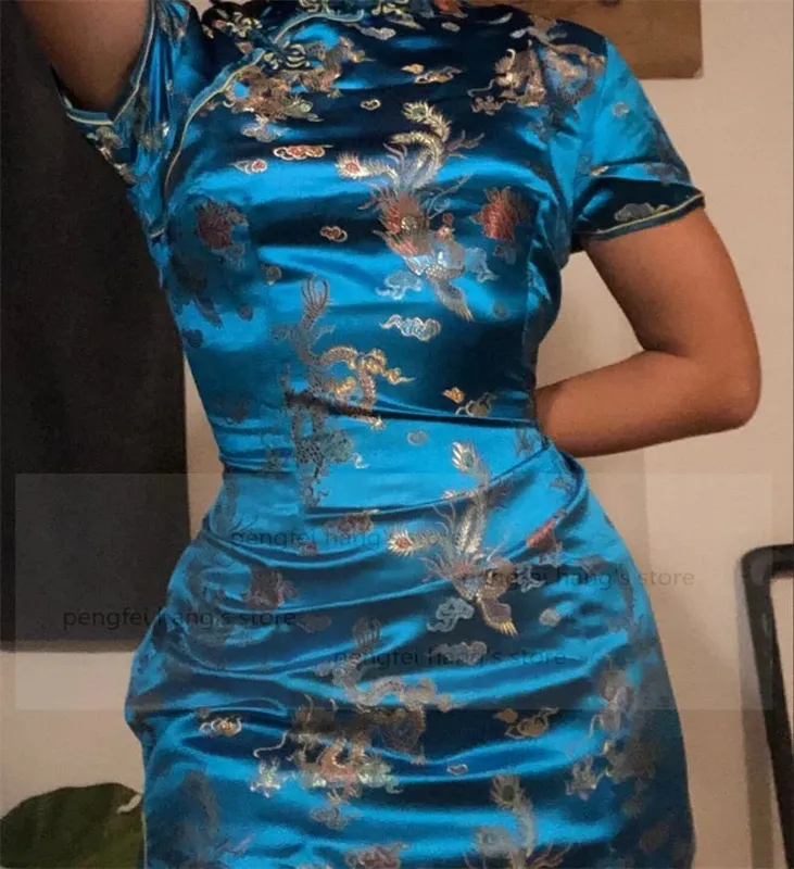 Chinese Stijl Vrouwen Draak Phenix Qipao Klassieke Rood Satijn Cheongsam Plus Size Korte Mouw Mini Jurk Vestidos 3XL 4XL 5XL 6XL — image 3