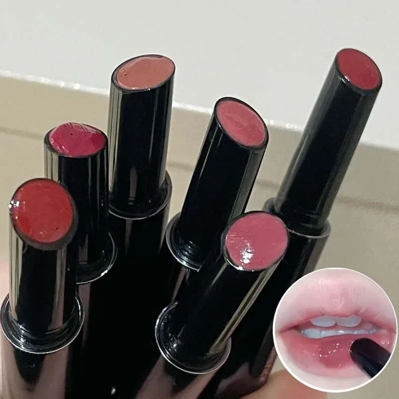 미러 립스틱은 매끄러운 질감의 풍부한 컬러와 필름 형성으로 건조해지거나 들러붙지 않고 촉촉하고 입술이 탱탱해집니다. — image 4
