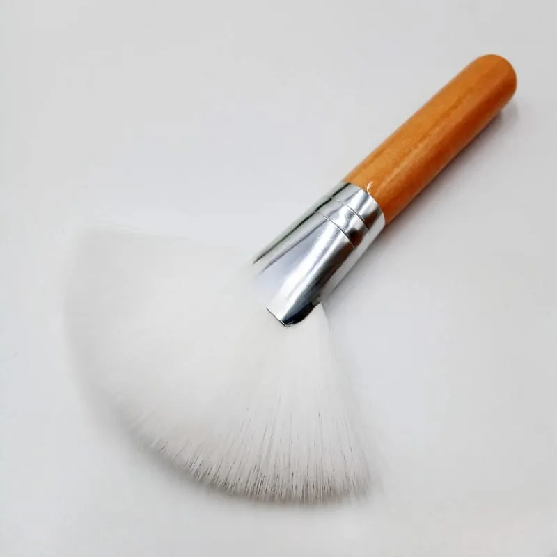 Mini escova de maquiagem suave esteticista limpeza cosmético pequeno branco curto punho de madeira escovas de fã de fibra sintética para facial — image 8