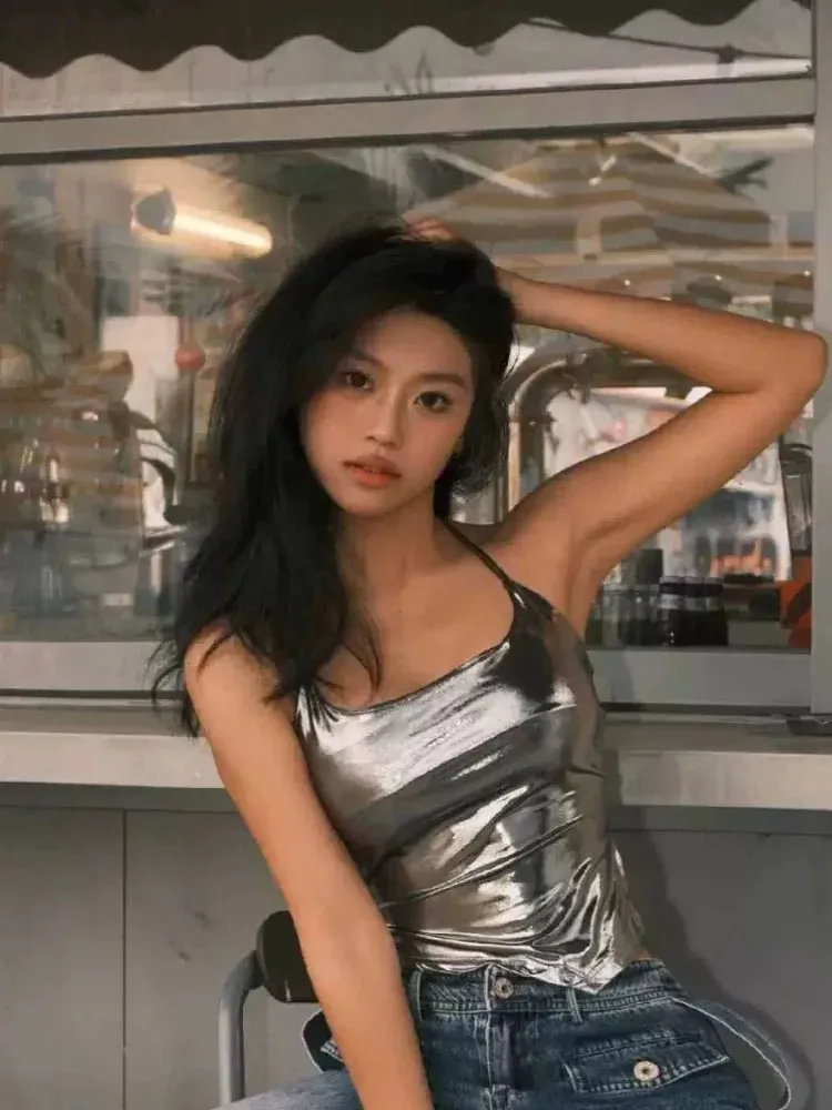 American hot girl backless halter top for women's summer new silver irregular pure desire sexy short top — image 3