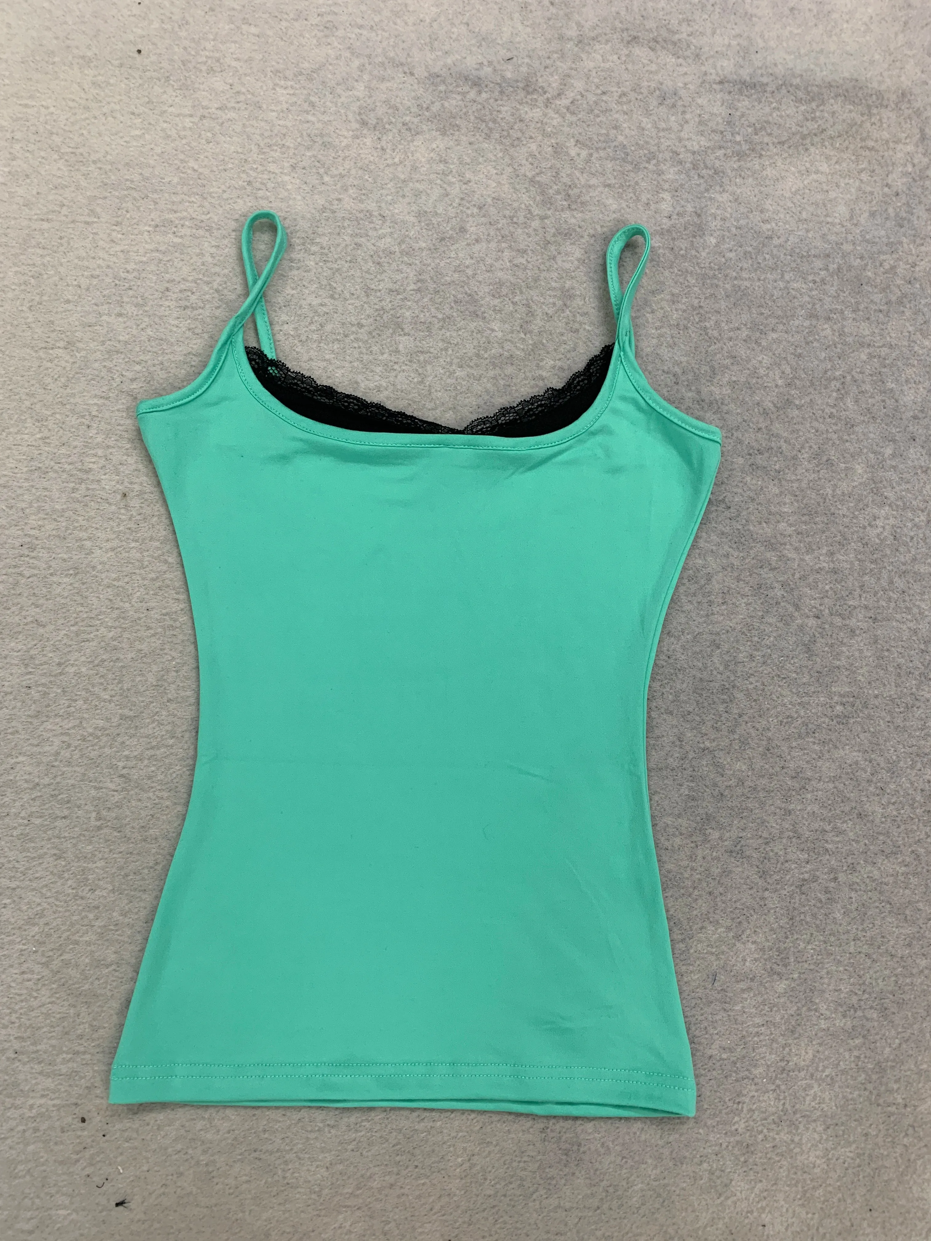 Y2K Hot Girl Solid Color Tank Top with Thin Shoulder Straps Side Lace Splicing Slim Fit Sleeveless Casual Street Strap Top — image 10