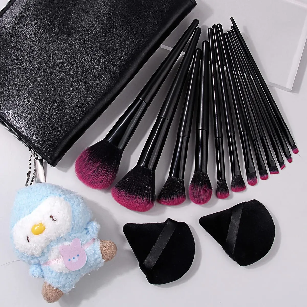 16 stk Gradient Pink Makeup Børste Sæt Blødt Syntetisk Hår Ansigt Øje Kosmetiske Børster Med 2 Triangle Velvet Powder Puffs Black Mak — image 4