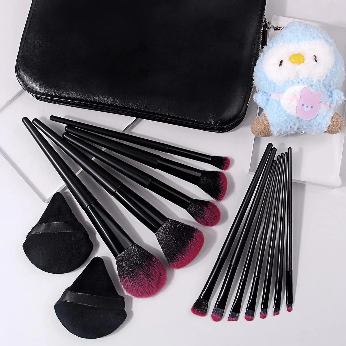 16 stk Gradient Pink Makeup Børste Sæt Blødt Syntetisk Hår Ansigt Øje Kosmetiske Børster Med 2 Triangle Velvet Powder Puffs Black Mak — image 3