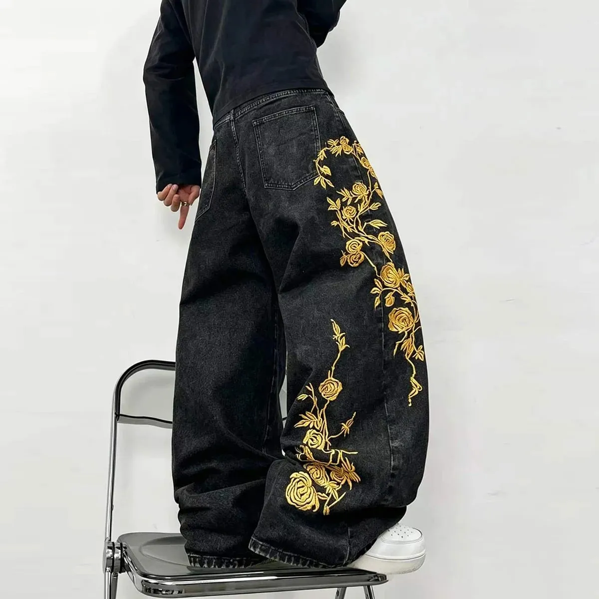 Men's Vintage Rose Embroidery Design Black Baggy Jeans Men Y2K Streetwear Skate Style Fashionable Versatile Wide-Leg Pants