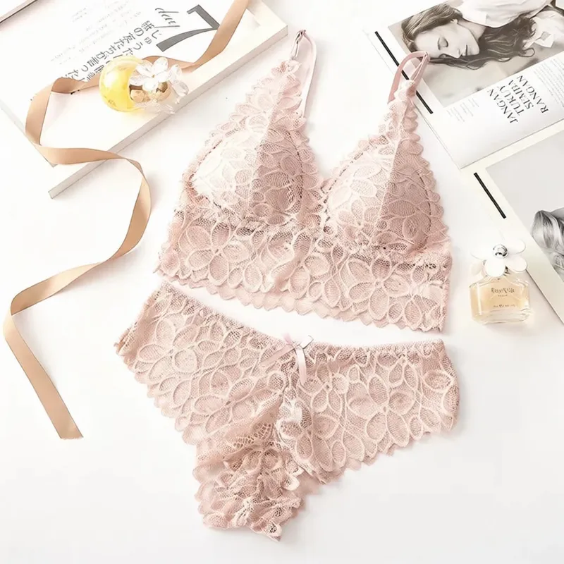 French Style Lace Lingerie Set Wireless Bra Panty Sexy Breathable Thin Cup Underwear Comfortable Gathered Intimate Wear