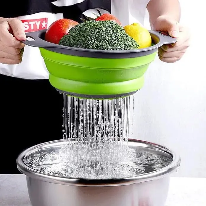 Colino in silicone pieghevole monopezzo verde - Colino multiuso per pasta, frutta, verdura, cucina, viaggi — image 3