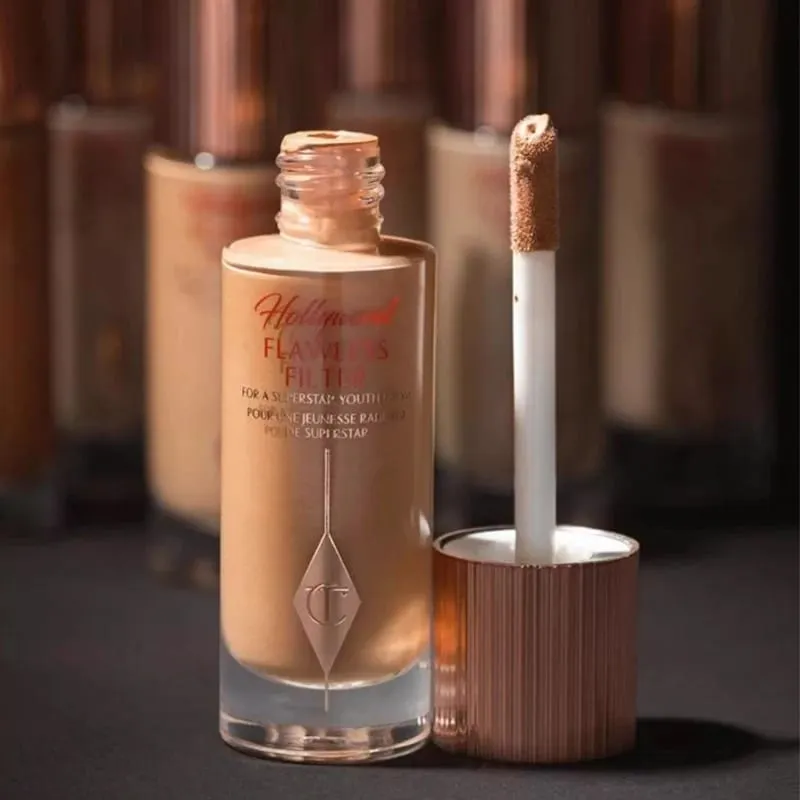 Yayasan Penyerlah Charlotte Tilbury CT Tekstur Berterusan Penyamar Menghidrat Mekap Mencerahkan Serbuk Padat — image 2