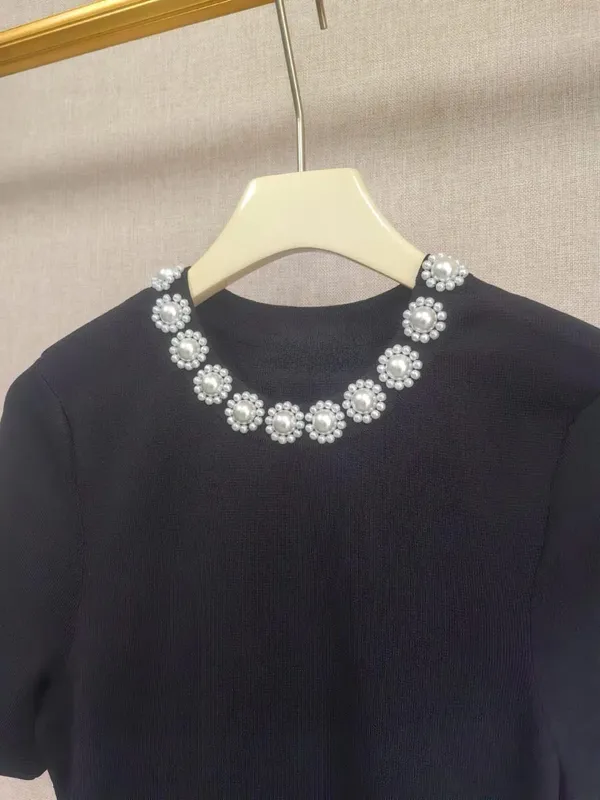 26 Autumn New Flower Nail Bead Waist Slimming Black Round Neck Short Sleeved Knitted Dress — image 2