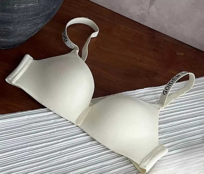 セクシーな Fashion Women Triangle Cup Bralette 32‑38 Thin Seamless Push Up Anti Sag Rhinestone Letter Strap Beautiful Back Lingerie
