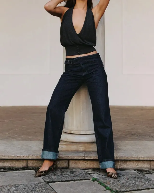 Wj Deep V Halter Neck Backless Knit Vest Waist-Cinching Short Sleeveless Top Backless Buttoned Waist-Cinching Short Knit Outerwear Top V-Neck Backless Top with Straps Short Knit Halter Neck Vest