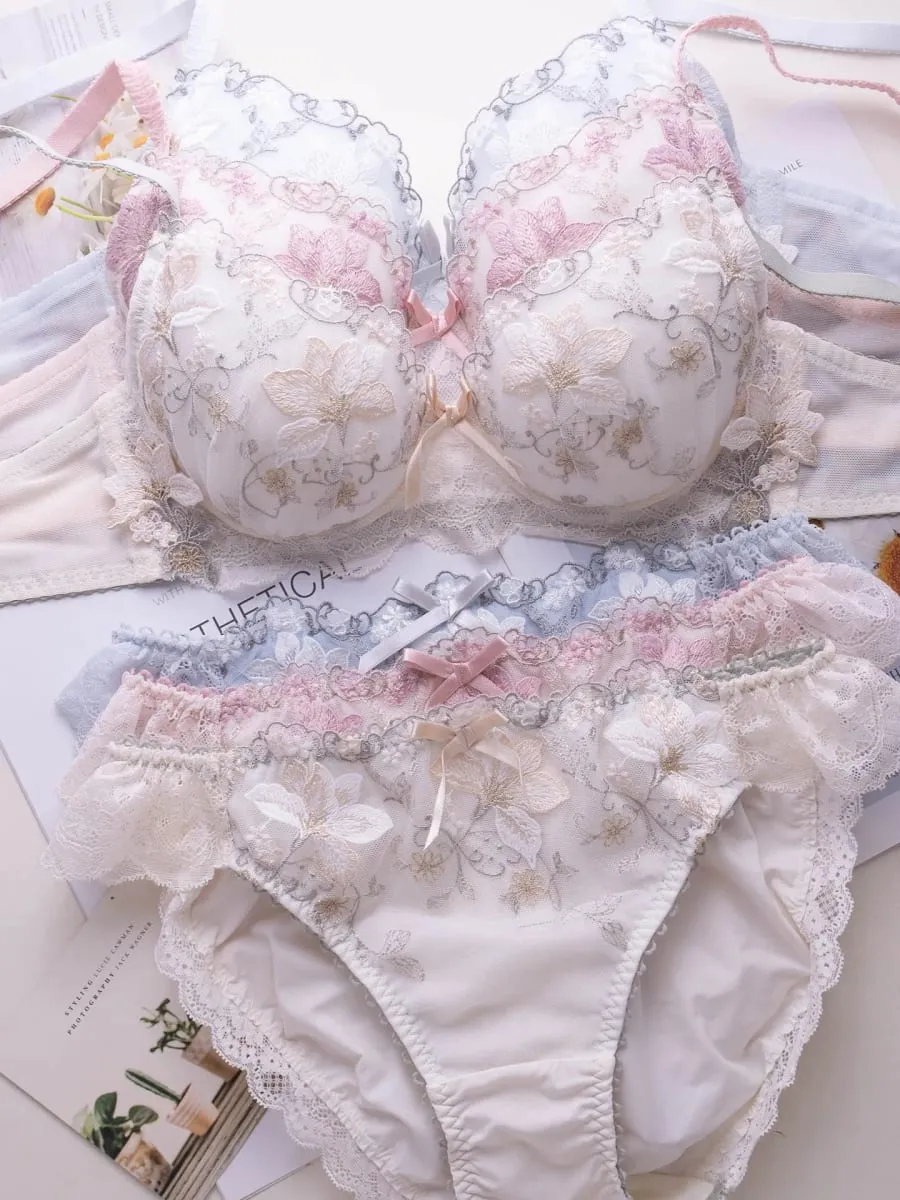 Süßes Dessous-Set im japanischen Stil mit dünnem, besticktem BH-Set mit flachen Körbchen und Scheiben Typ 2
