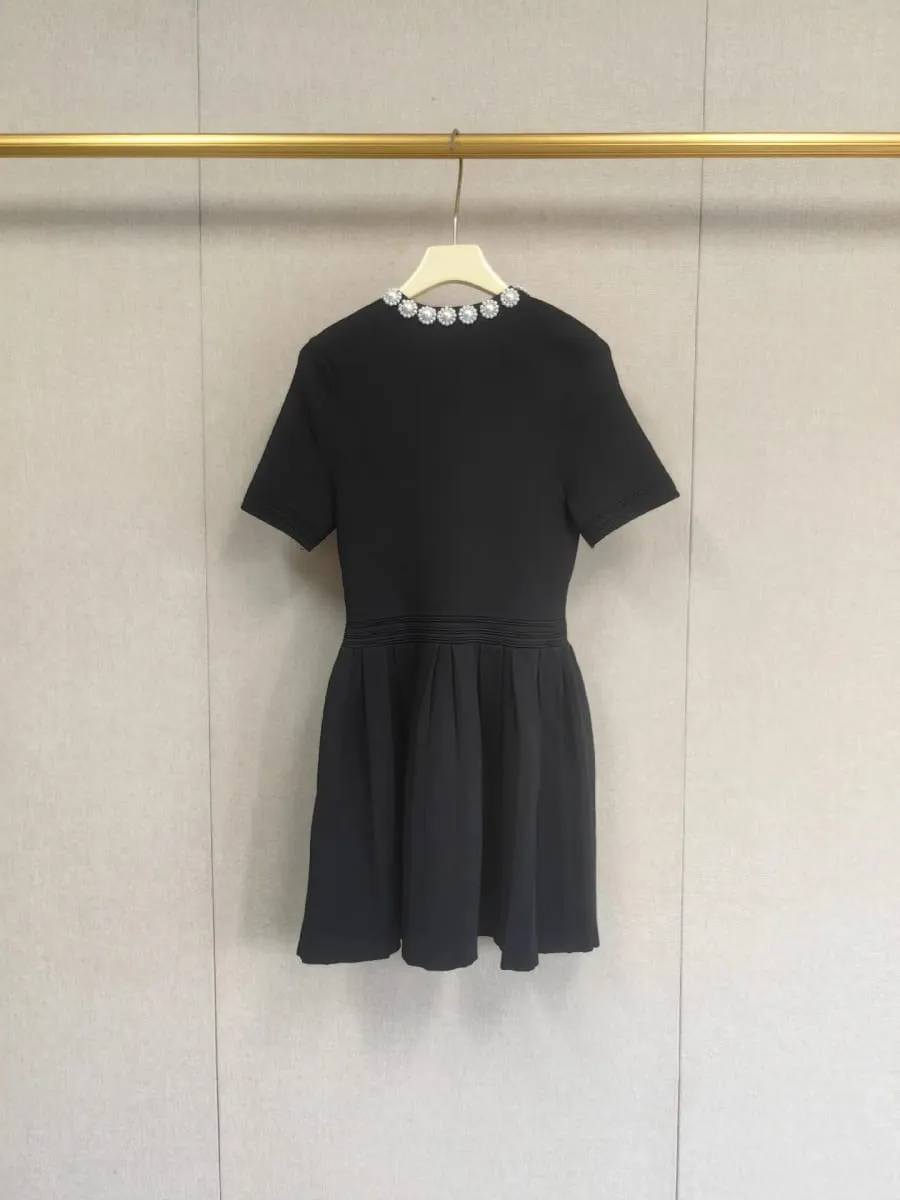 26 Autumn New Flower Nail Bead Waist Slimming Black Round Neck Short Sleeved Knitted Dress — image 4