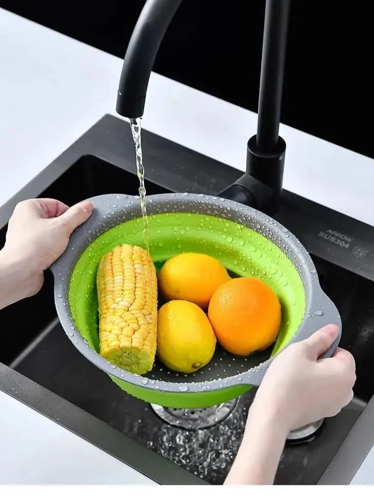 Colino in silicone pieghevole monopezzo verde - Colino multiuso per pasta, frutta, verdura, cucina, viaggi — image 4