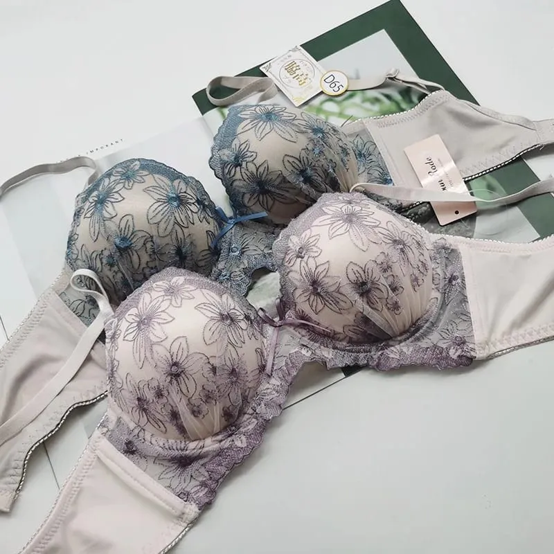Nuevo Conjunto de Sujetador de encaje con soporte para reunión, modelos de lujo, lencería bordada agradable a la piel, traje corto, ropa interior cómoda sin aros — image 2