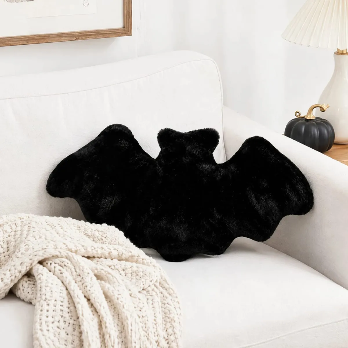 Halloween Bat Shaped Throw Pillow 17.72x9.06 Inch Halloween Bats Plush Pillow Halloween Dekorasyon Pillow para sa Couch Sofa Bed Car — image 4