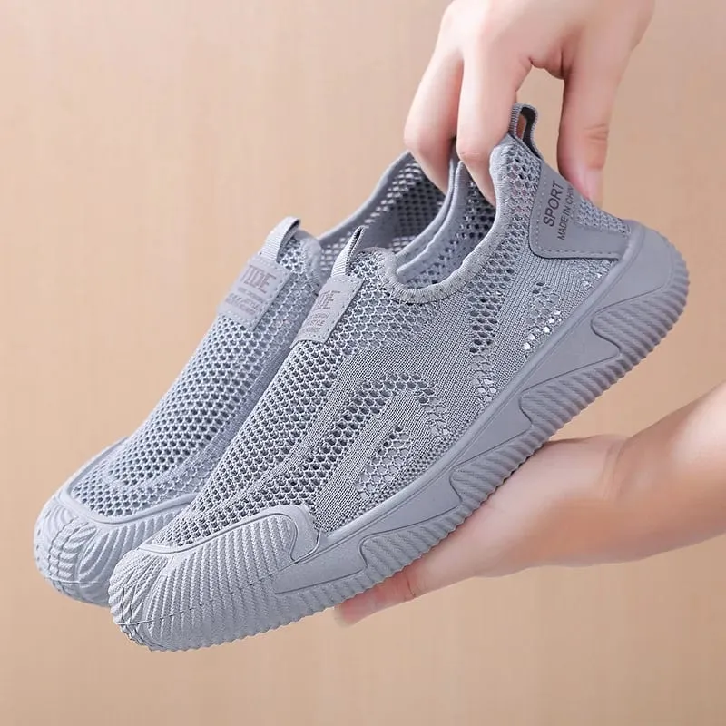 Men's Casual Shoes Summer New Fashion Fly Weave Breathable Mesh Outdoor Non Slip Sneakers Lightweight Comfortable Slip on Flats — image 1