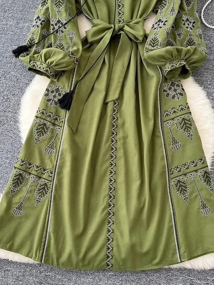 Boheemse Retro Etnische Stijl Jurk Dames Nieuwe Lente Herfst Geborduurde Lace Up Lantaarn Mouwen Taille Cinching Lange Jurk A155 — image 3
