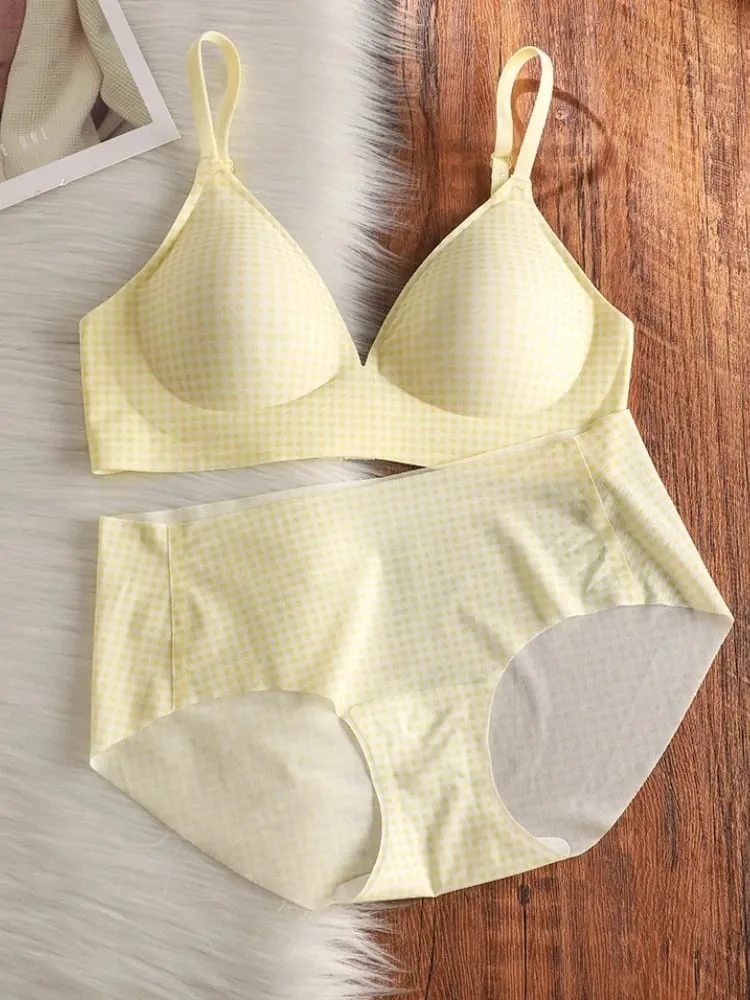 Elegant Seamless Bralette Small Bust Gathering Anti-Sagging Thin Adjustable Straps Wirefree Comfort Fit UK Light Support Bra Set — image 1