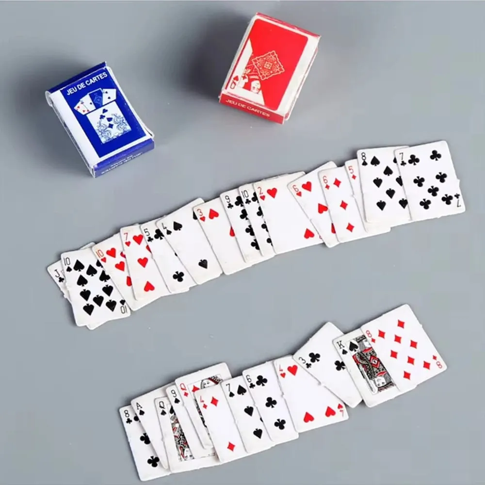 Legrační roztomilé mini hrací karty Pokerové hry Super malé karty Spoof Dárky Cestování Hračky Žert Rekvizity Miniaturní pokerová karta — image 5