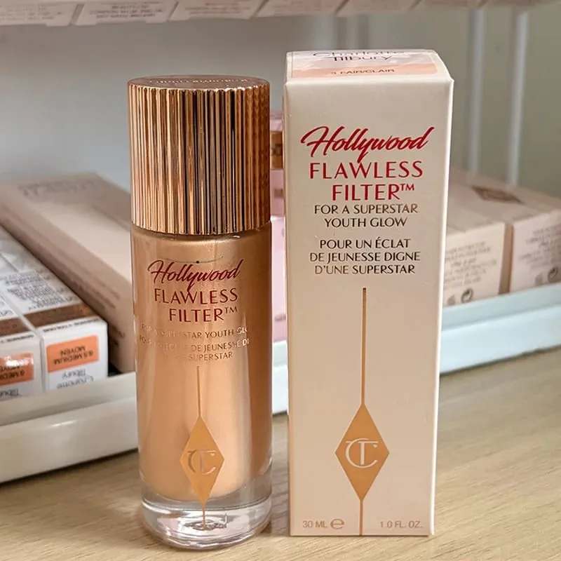 Yayasan Penyerlah Charlotte Tilbury CT Tekstur Berterusan Penyamar Menghidrat Mekap Mencerahkan Serbuk Padat