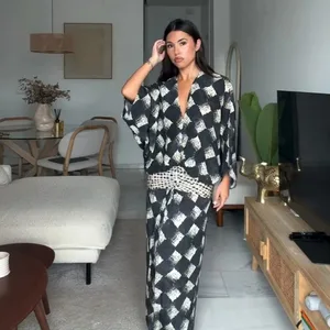 V คอหลวมเอว Cinched ชุดยาวผู้หญิงสีตัดกันแขนสั้น Maxi ชุดวันหยุดเก๋ผู้หญิงชุดใหม่