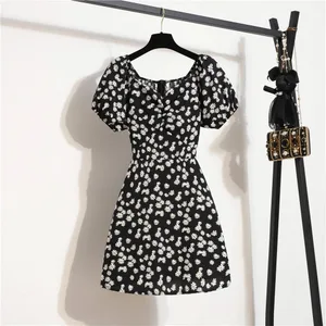 Női Sifon miniruhák Nyári divat Női Vestidos Skinny Print Virágos ráncolással redőzött, rövid, puffos ujjú alkalmi ruha